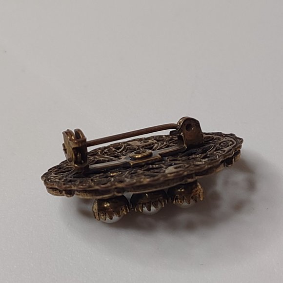 Vintage Oval Shaped 3 Faux Pearl Little Cute Metal Brooch - Picture 14 of 14